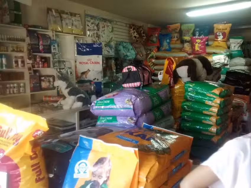Alimento para Mascotas Carlos Rojas