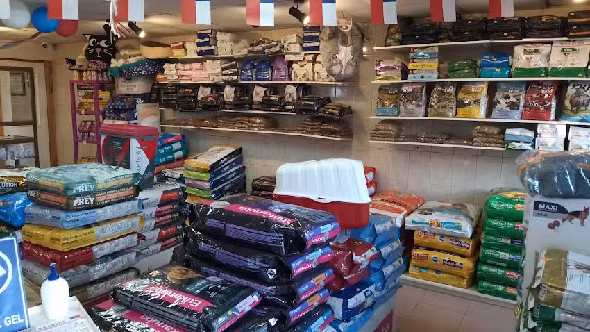 AUSTRAL PET. Tienda para perros y gatos con servicios de peluqueria canina y AHORA CON VACUNATORIO !!