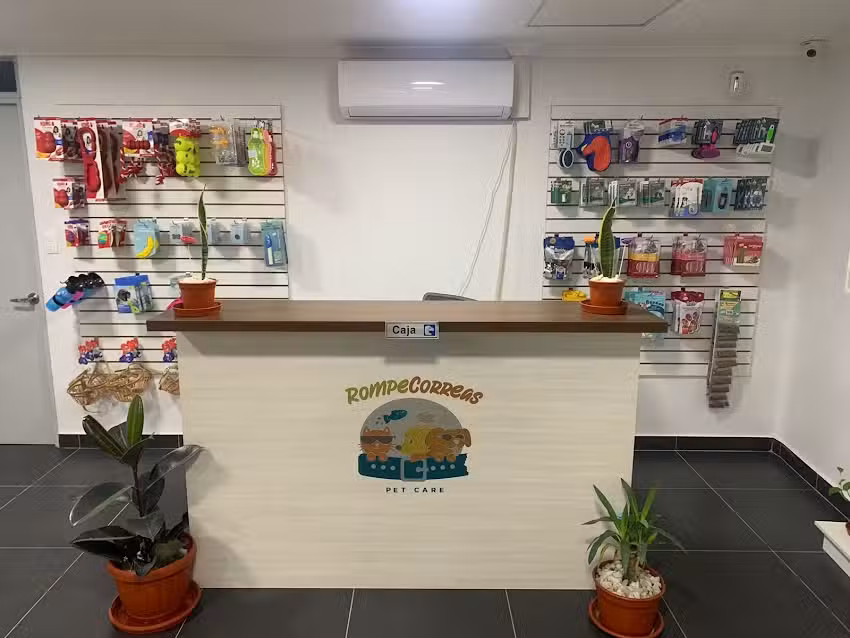 Cl&iacute;nica Veterinaria RompeCorreas