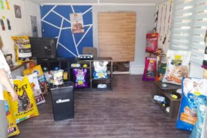 Entre perros y gatos alimentos para mascotas